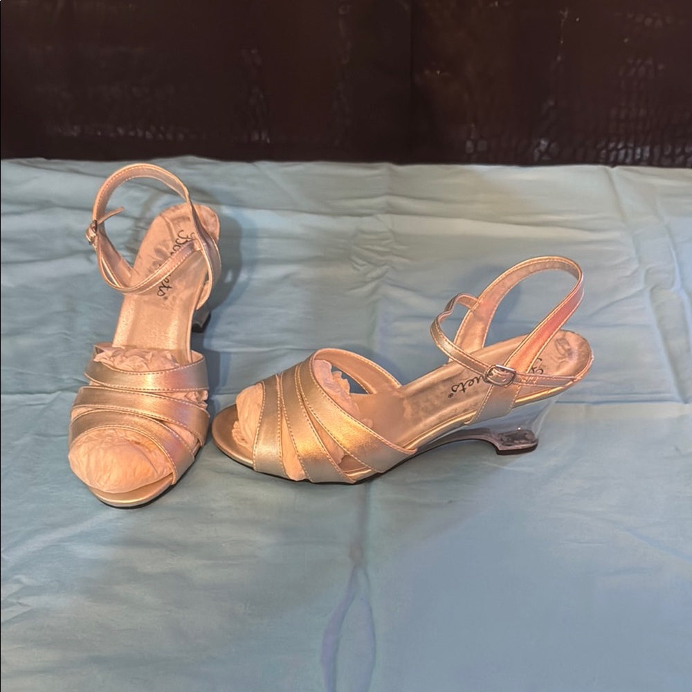 Silver Strappy Heels with Ankle Strap and Metallic Finish